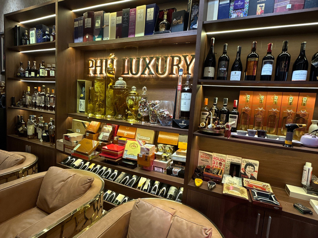 Phu Luxury Wine & Cigar Da Nang-Hai Chau必去景点