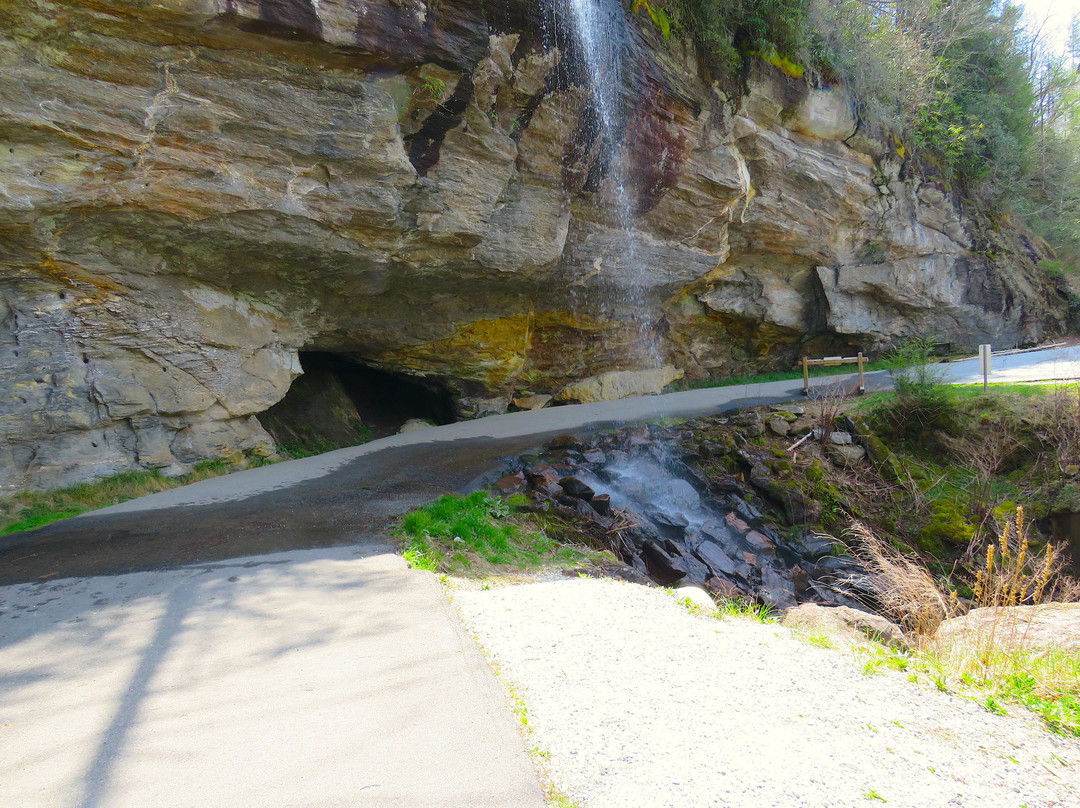 Bridal Veil Falls-海兰兹必去景点