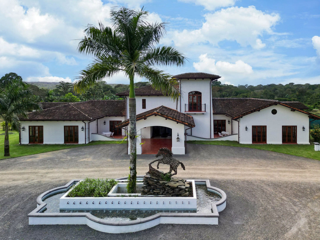 El Lugar