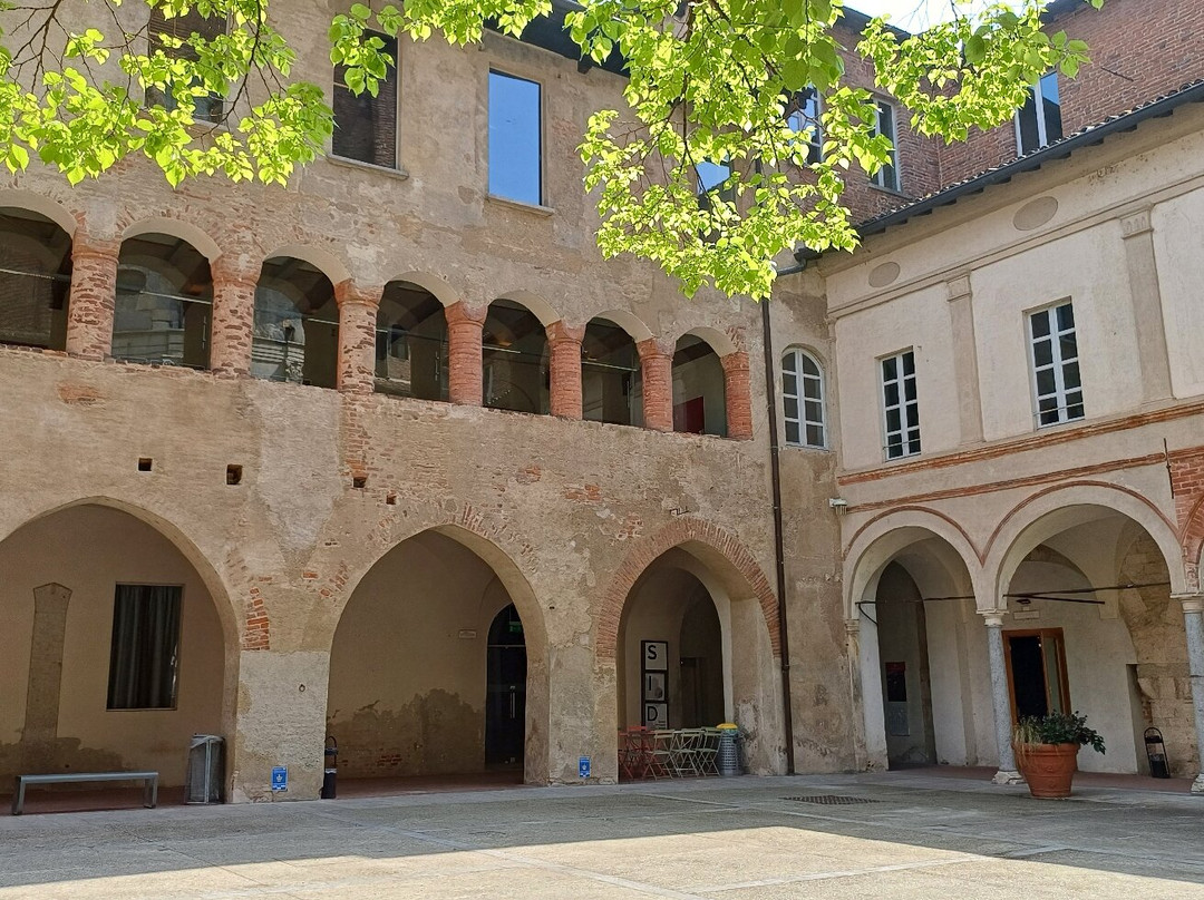 Palazzo Broletto-帕维亚必去景点