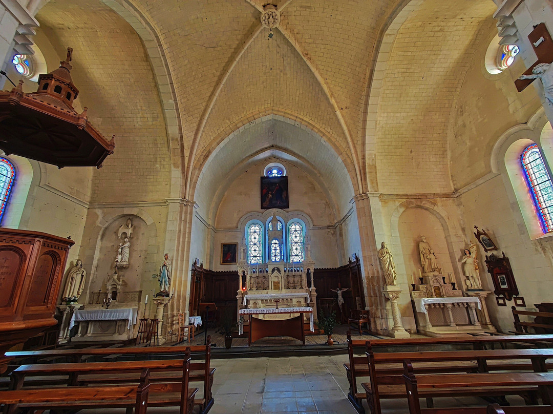 Eglise Saints-Pierre-et-Paul-Fontenay-le-Comte必去景点