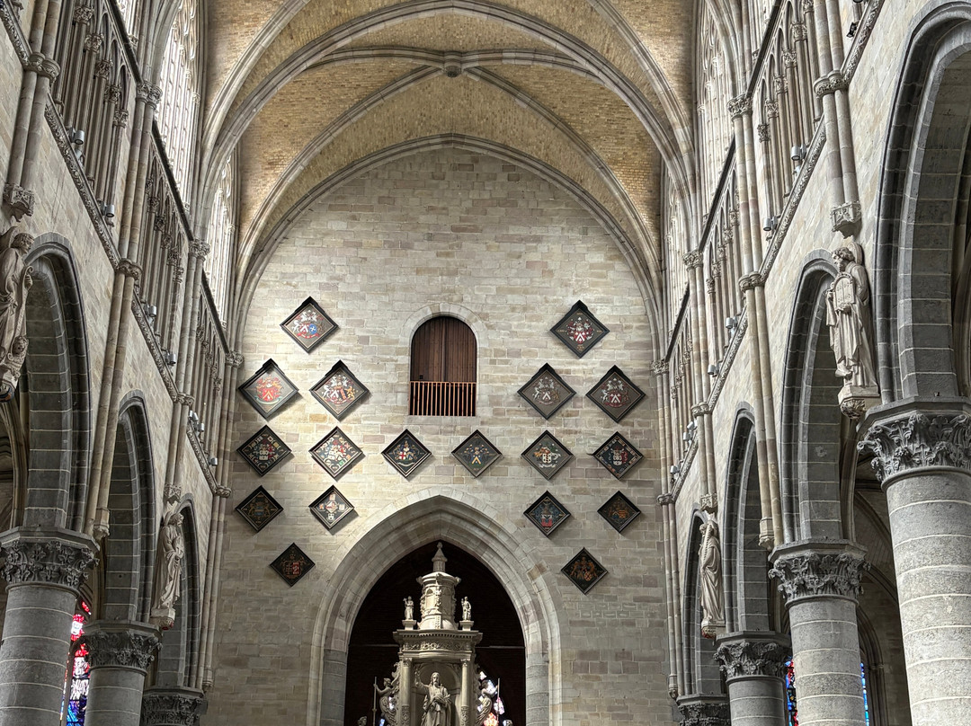 Saint Martin's Cathedral-伊普尔必去景点