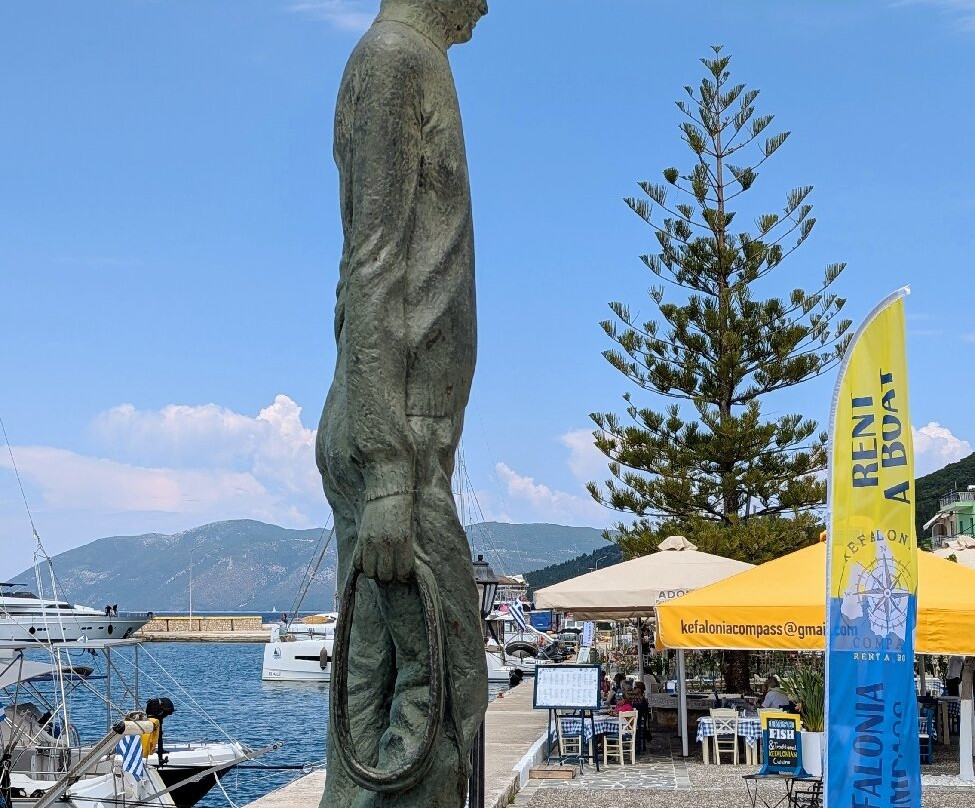 Fisherman Statue-萨米必去景点