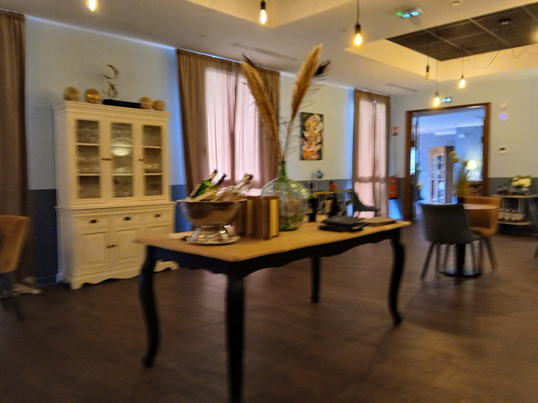 Des Augustins酒店餐厅主图