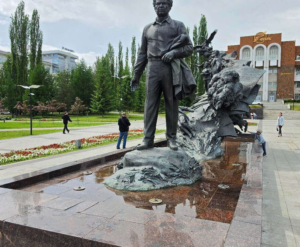 Monument Mustai Karim-乌法必去景点