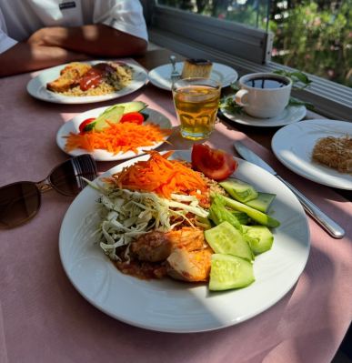 阿利兹简单美好酒店-旅行者