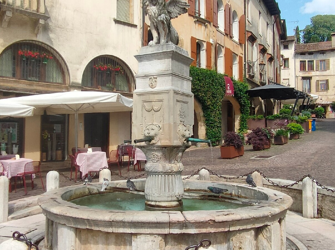 Piazza Garibaldi-阿索洛必去景点
