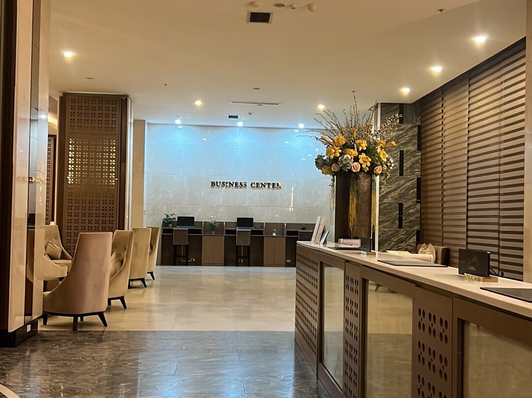 万象孟青华丽酒店主图
