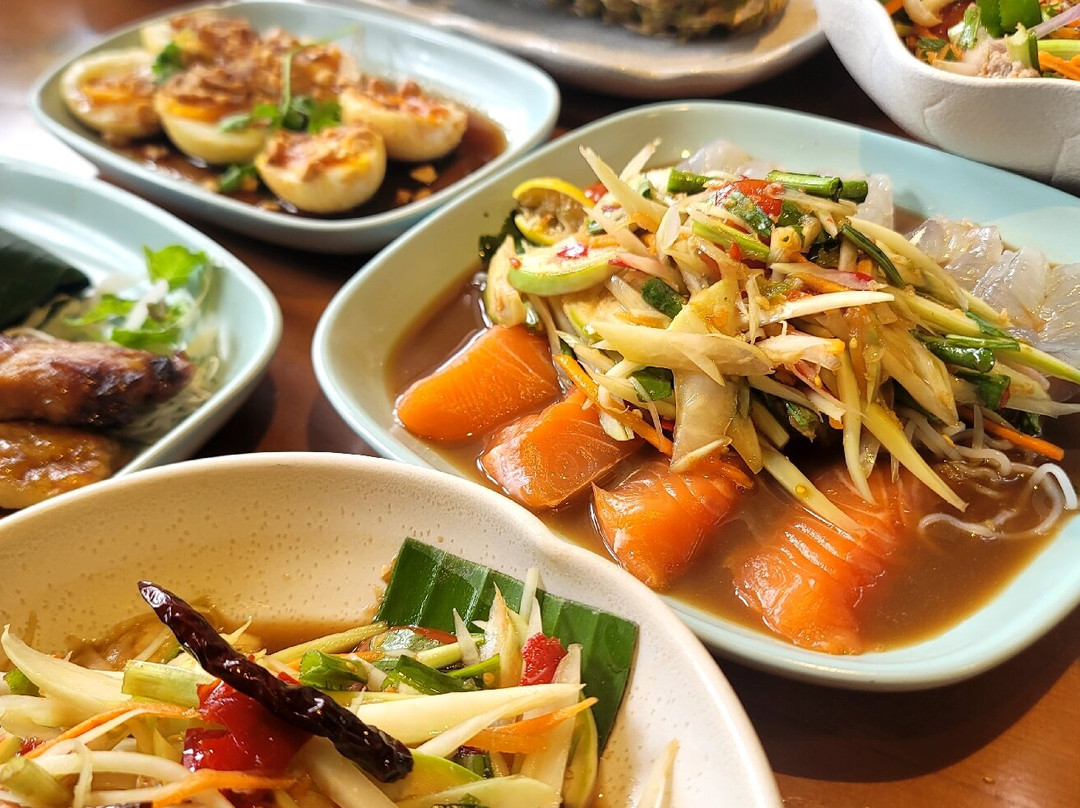 Thai Market Restaurant - Phan Xích Long