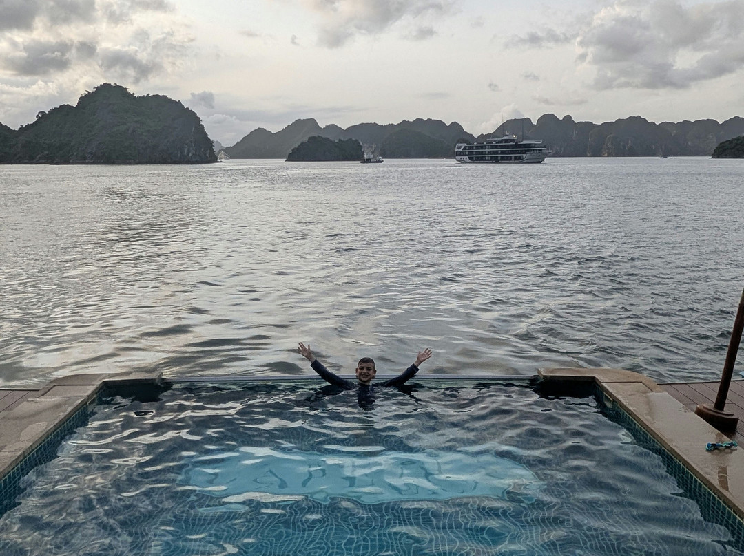 Halong Capella Cruise-海防必去景点