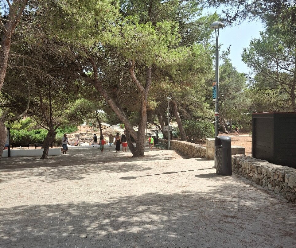 Cala Blanca Beach-卡拉布兰卡必去景点