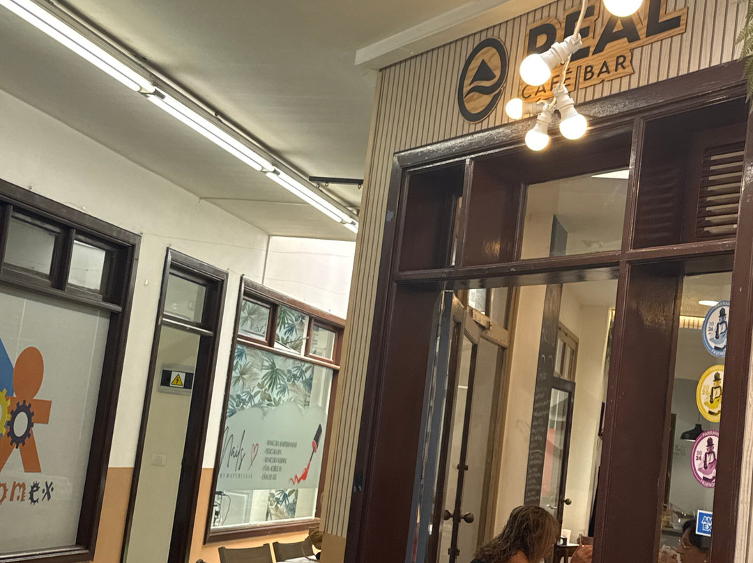 Real café bar