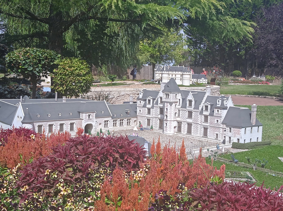 Parc Mini-Châteaux-昂布瓦斯必去景点