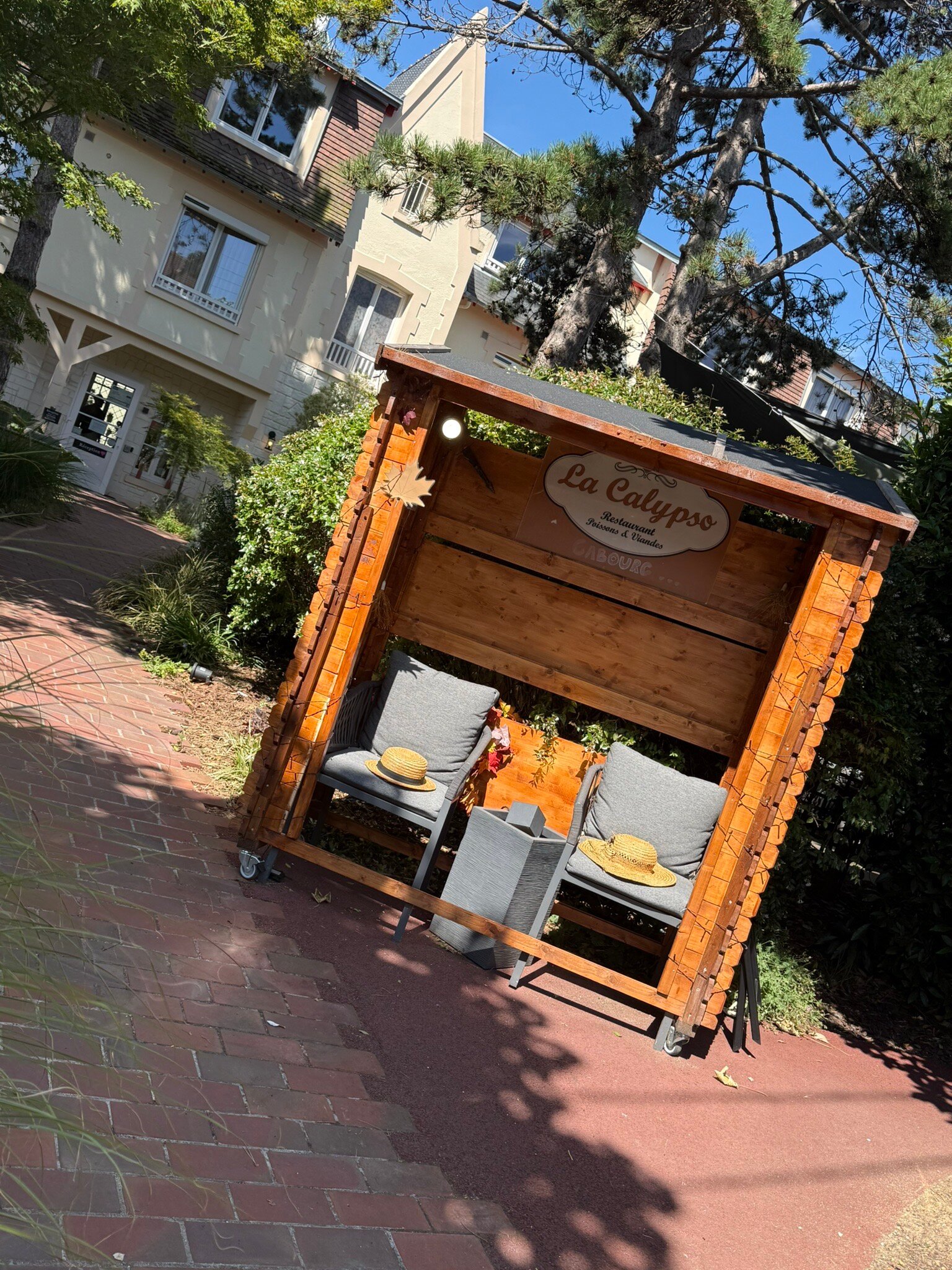 卡斯特尔弗勒里酒店-旅行者