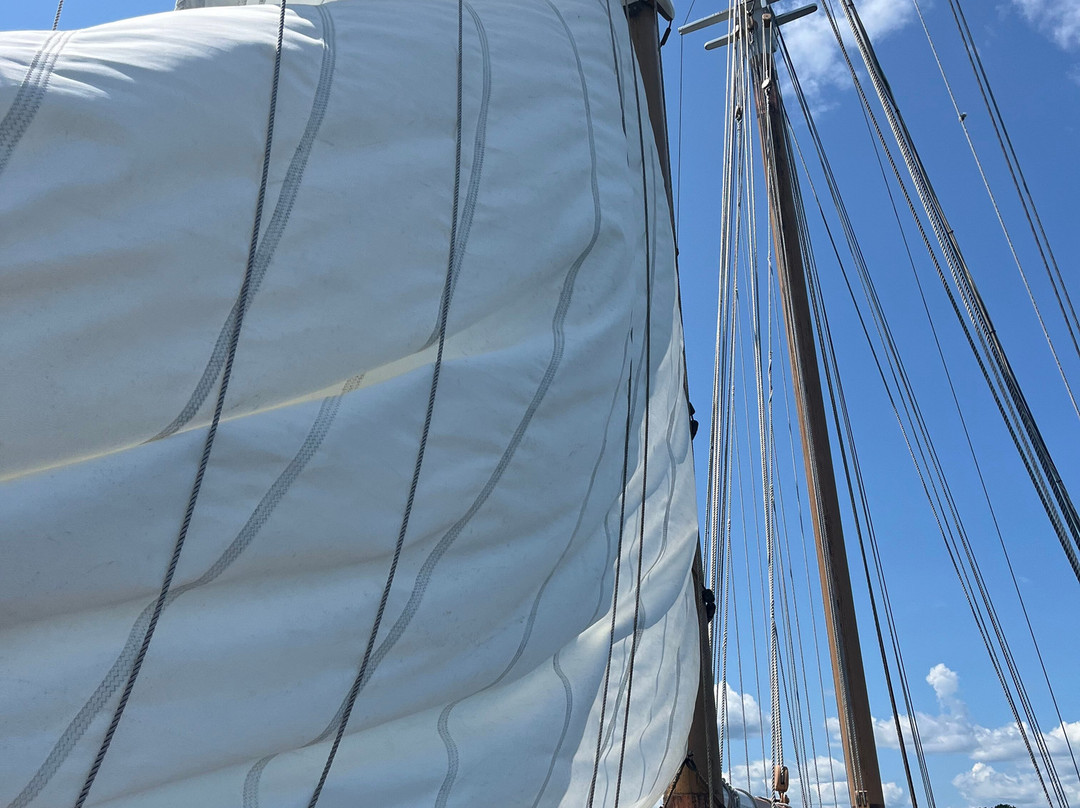 Schooner Eastwind-布斯贝港必去景点