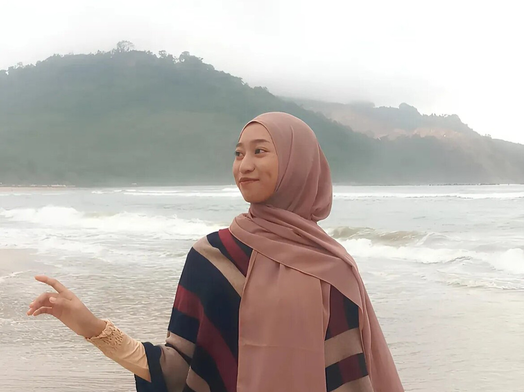 Pantai Pulau Merah-巴纽旺宣必去景点