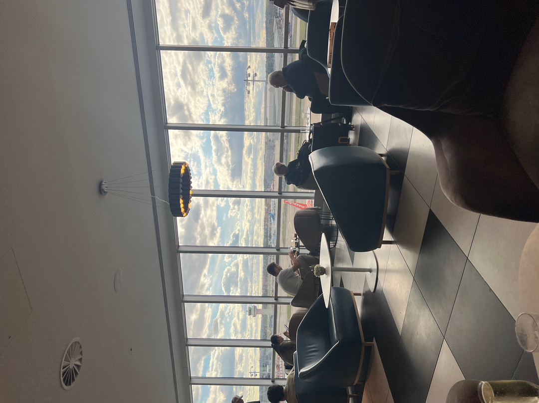 Plaza Premium Lounge Gatwick North Departures-霍利必去景点