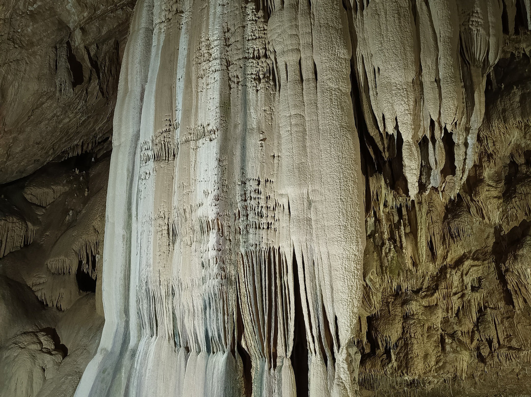 New Athos Cave-New Athos必去景点