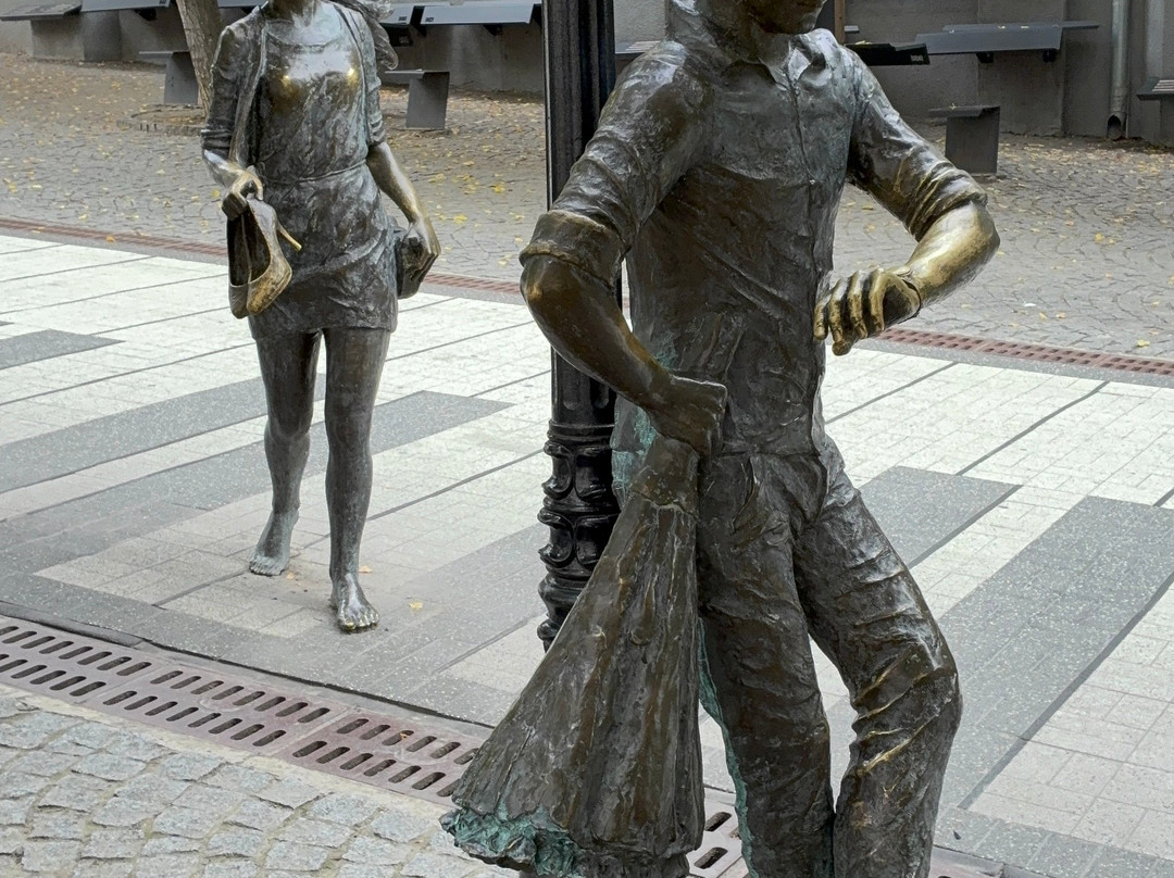 Sculpture of Lovers-基希讷乌必去景点