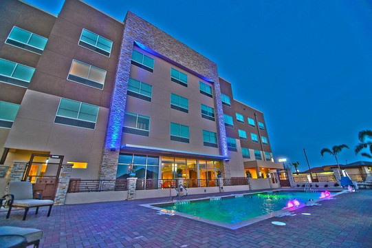 Edinburg酒店住宿-Holiday Inn Express & Suites Edinburg-McAllen Area by IHG