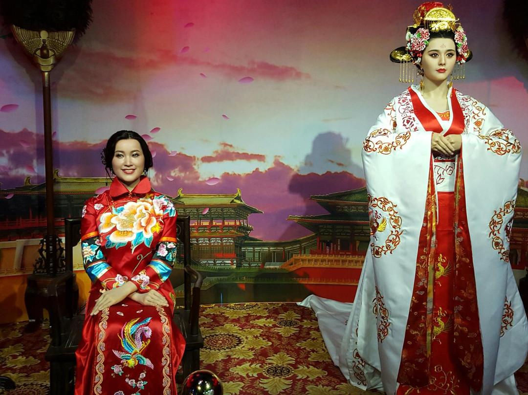 天一名人蜡像馆-广州市必去景点