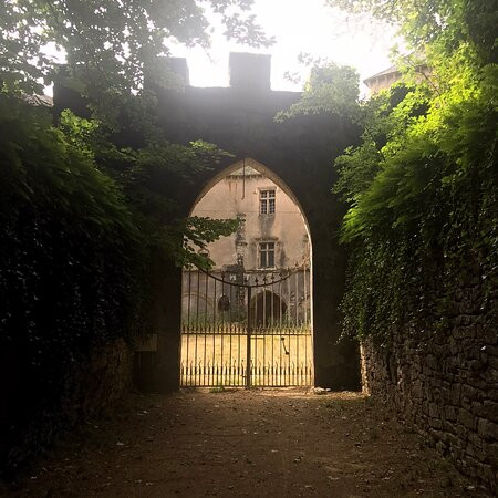 Château de Vézins景点图片