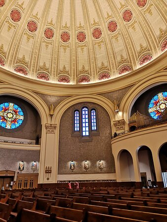 Cathedrale Sainte-Therese-d'Avila-Amos必去景点