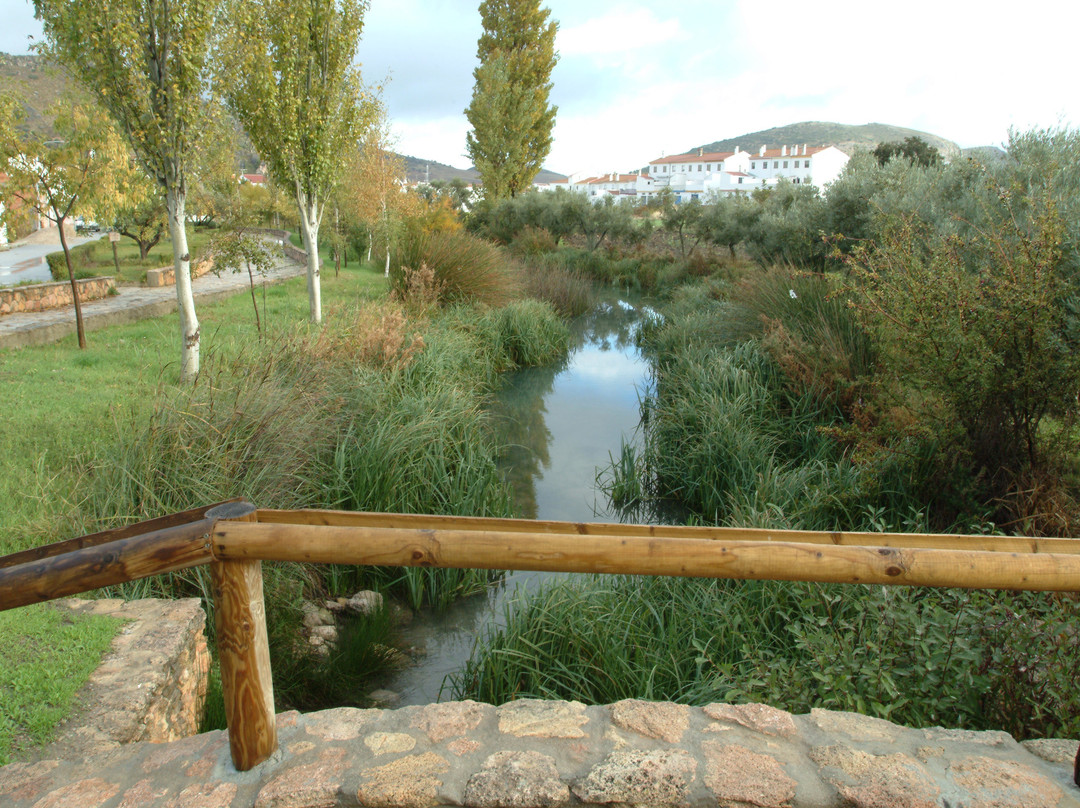 Almargen旅游景点-Cuevas del Becerro Town