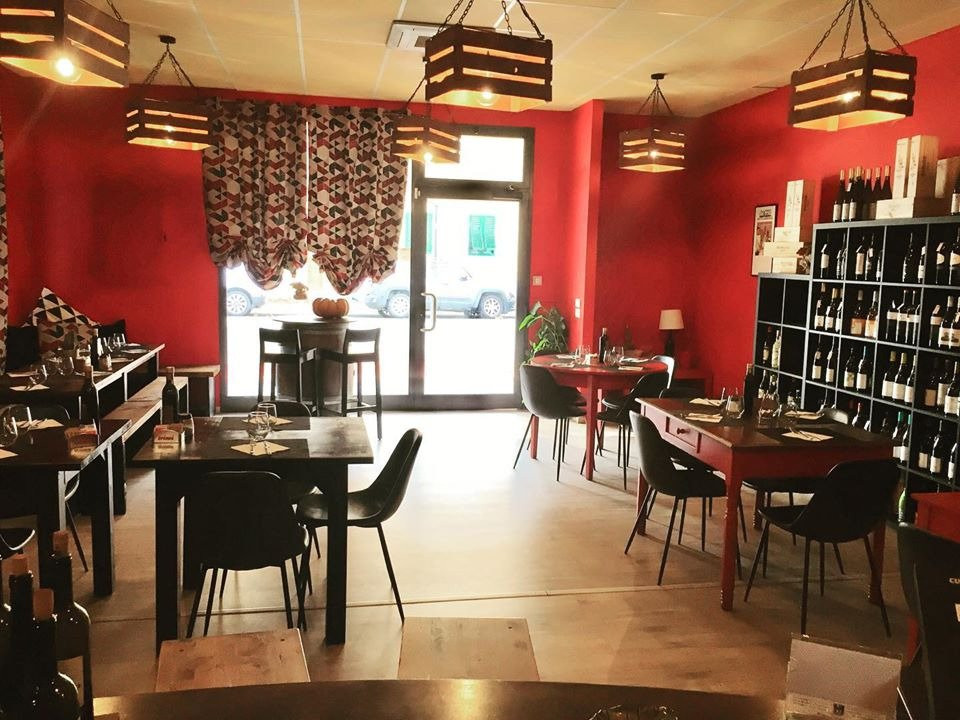 Mercante Divino Enoteca con Piccola Cucina