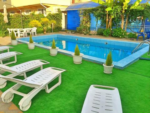 Karavella Guest House-泳池