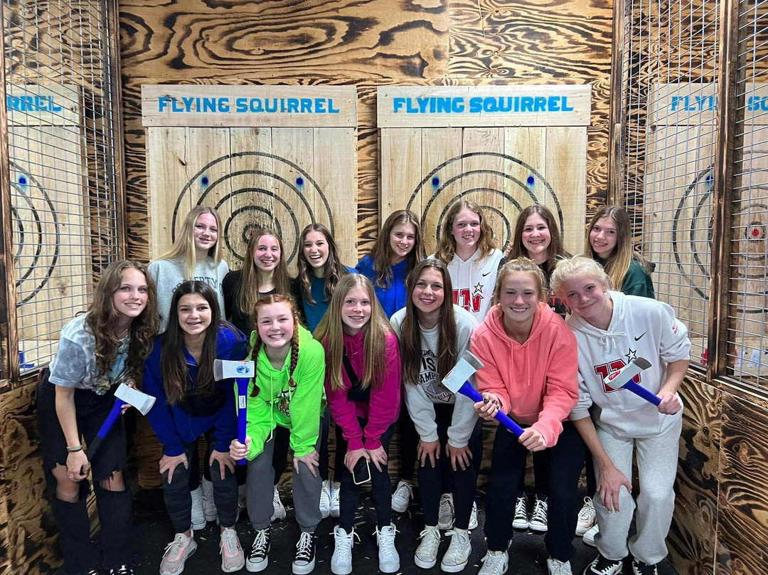 Clermont旅游景点-Flying Squirrel Axe Throwing