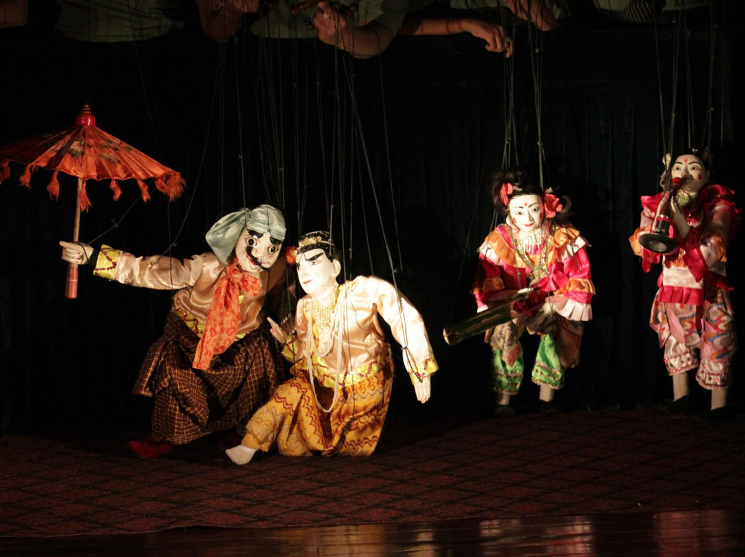 Twantay旅游景点-Htwe Oo Myanmar Puppet Show