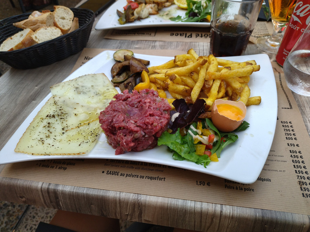 Côté Place