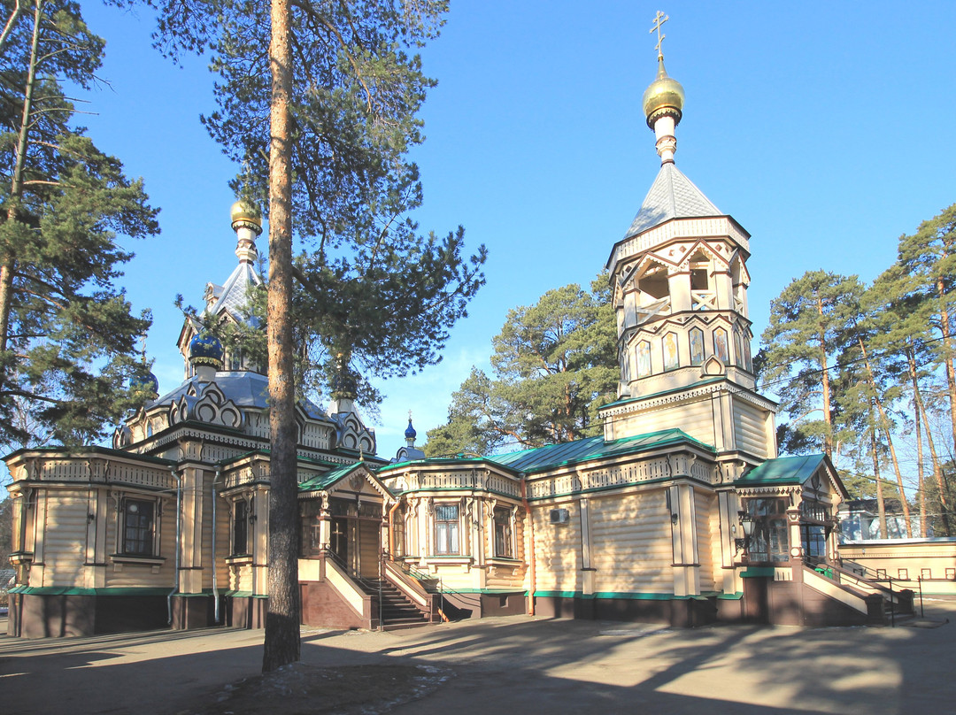 Svyato-Troitskiy Church景点图片