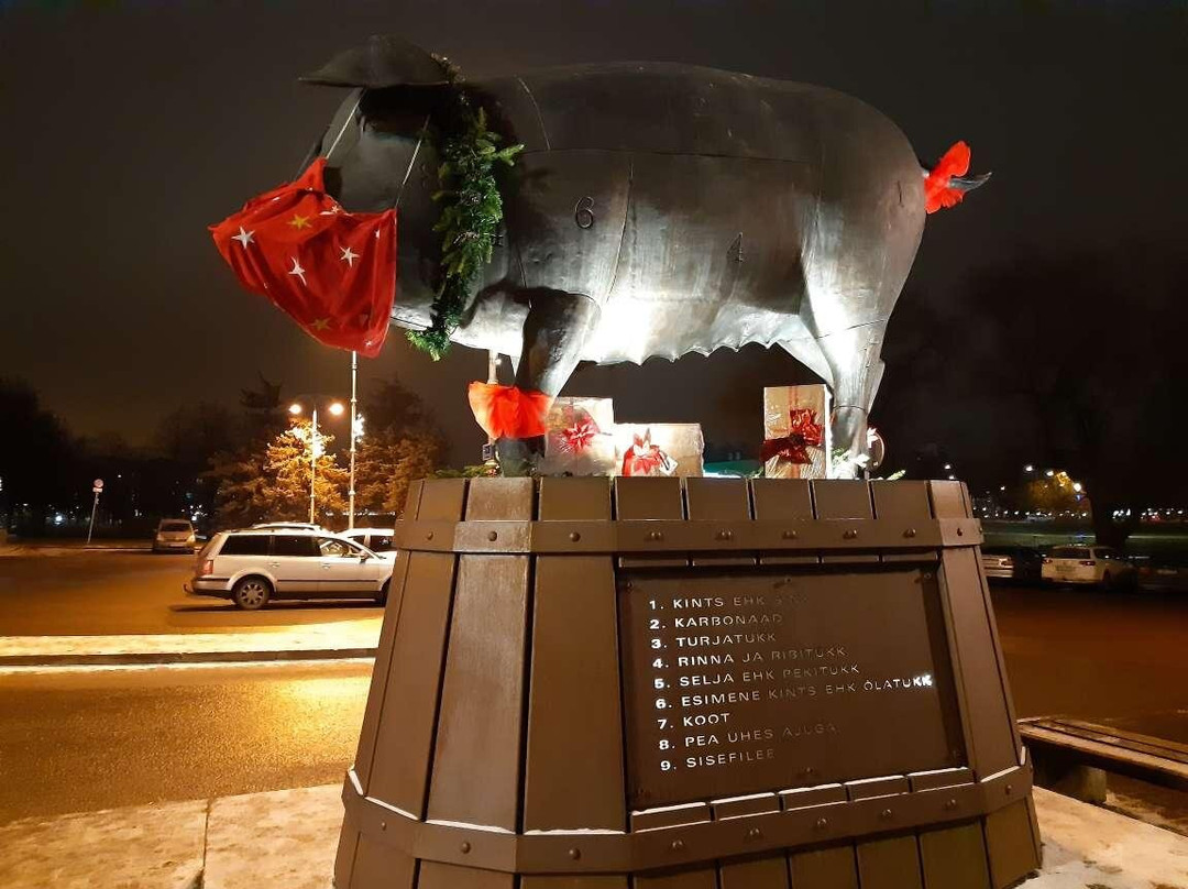 Sculpture Bronze Pig-塔尔图必去景点