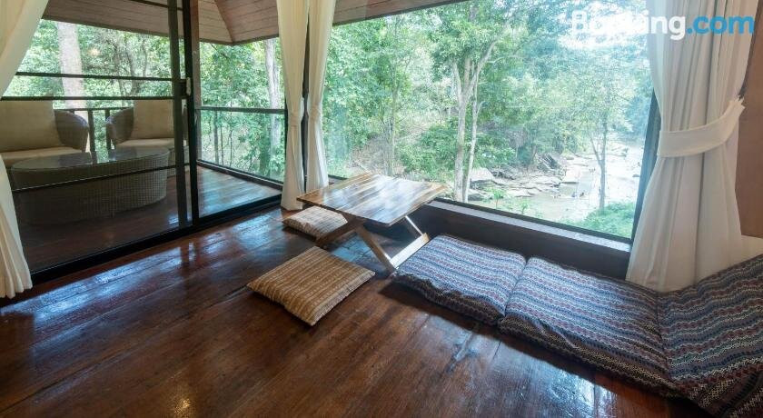 Puthawan Elephant Camp主图