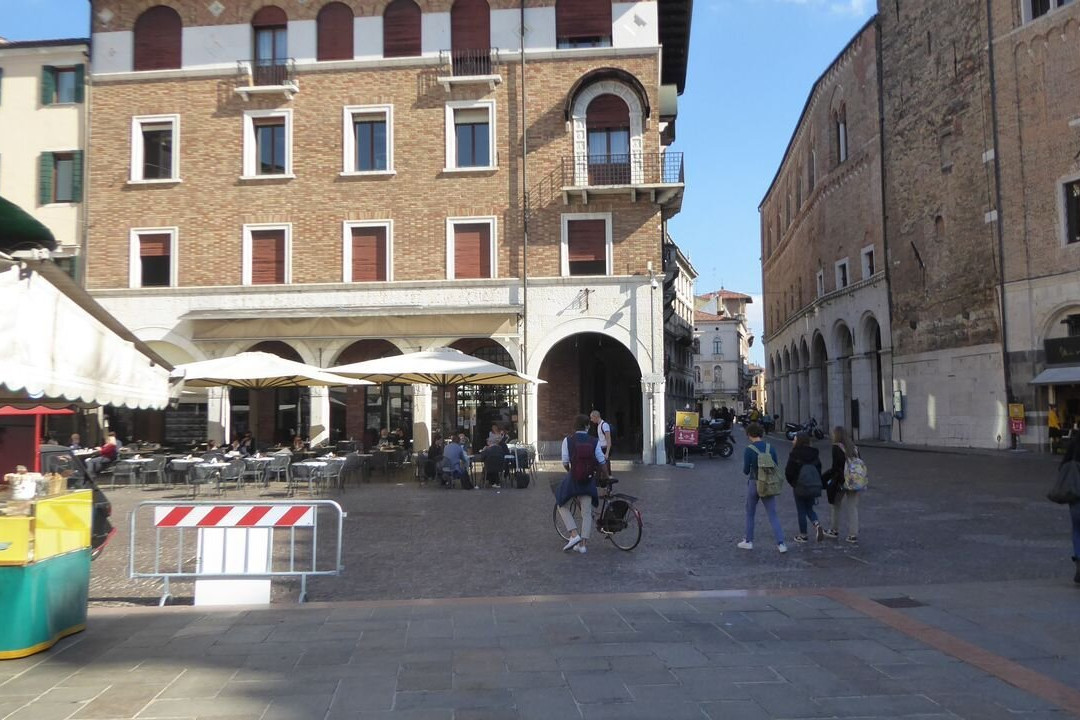 Piazza delle Erbe景点图片