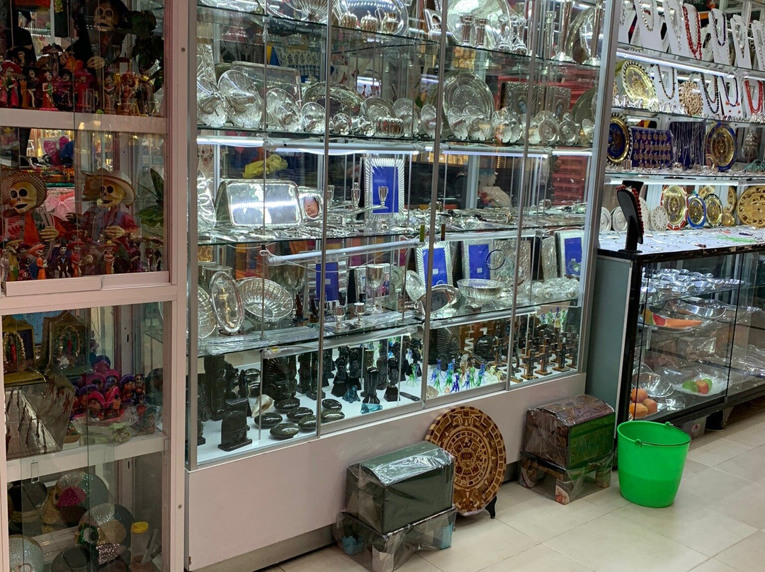 Mercado de Artesanias Zona Rosa-墨西哥城必去景点