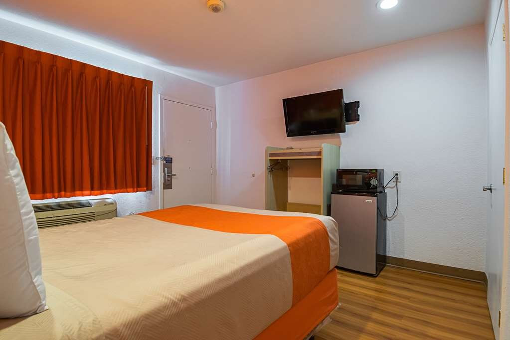 Motel 6 Lost Hills主图