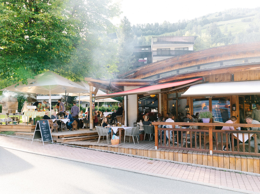 森林品兹高餐馆和美食-Schweinis Saustark