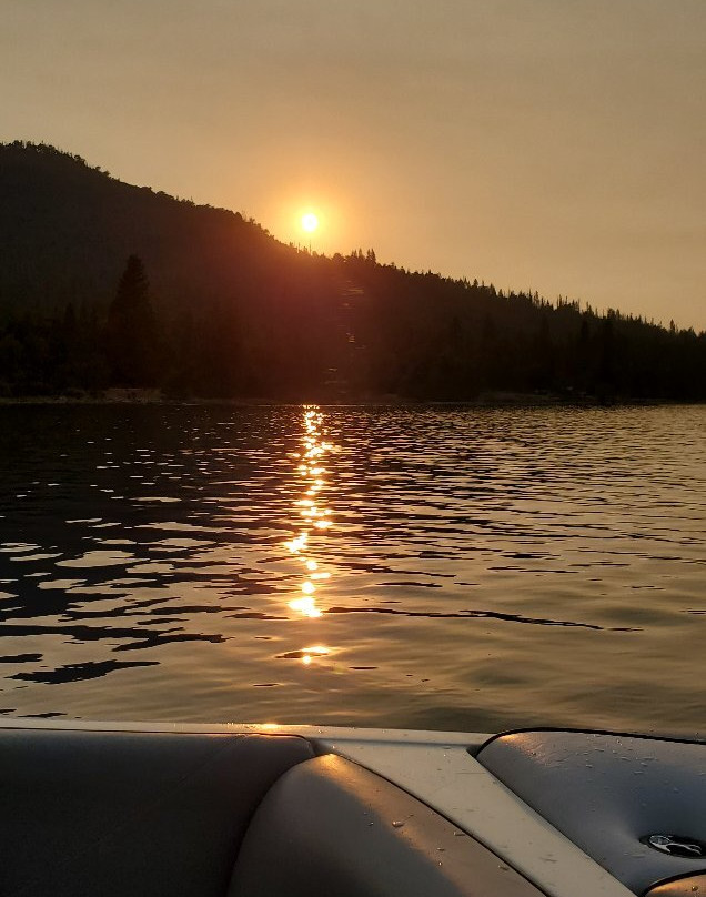 Bass Lake Water Sports Boat Rentals景点图片