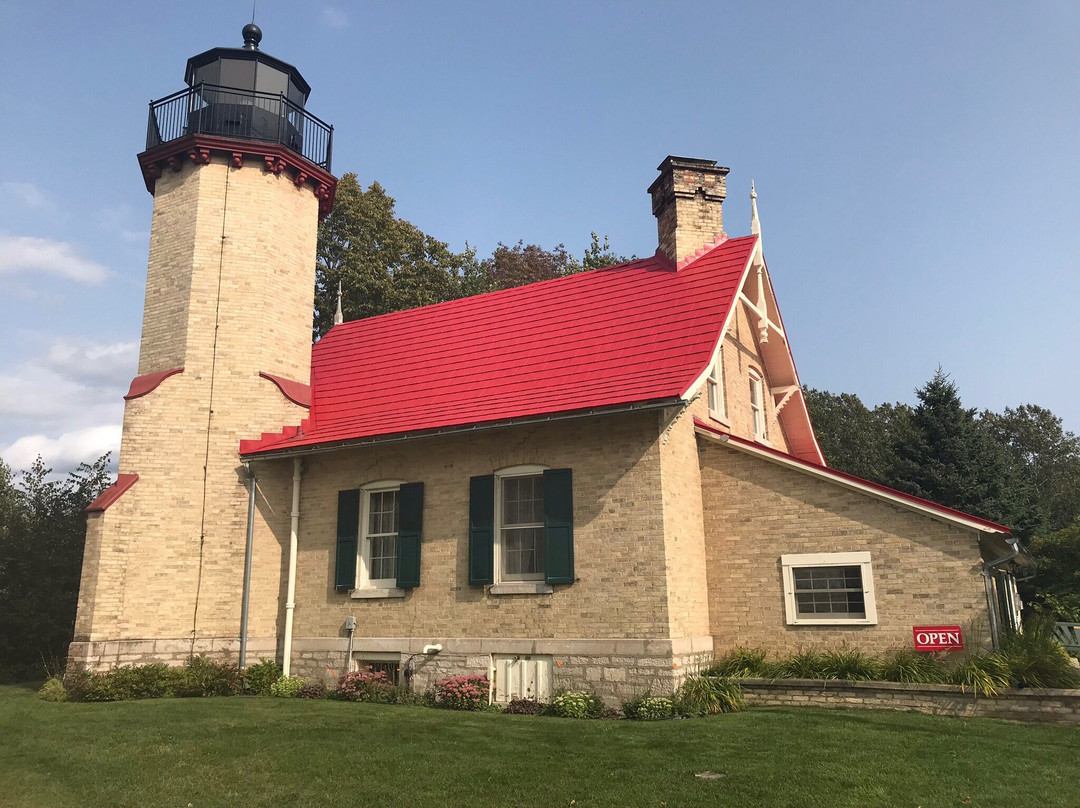 McGulpin Point Lighthouse & Historic Site景点图片