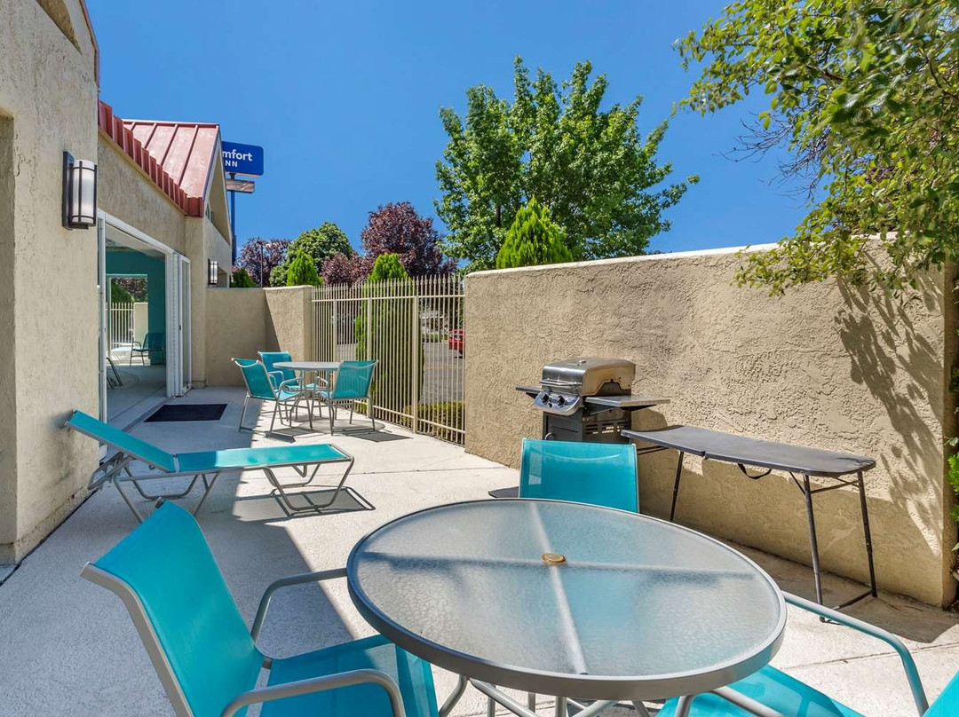 Comfort Inn - Air Force Base Area主图