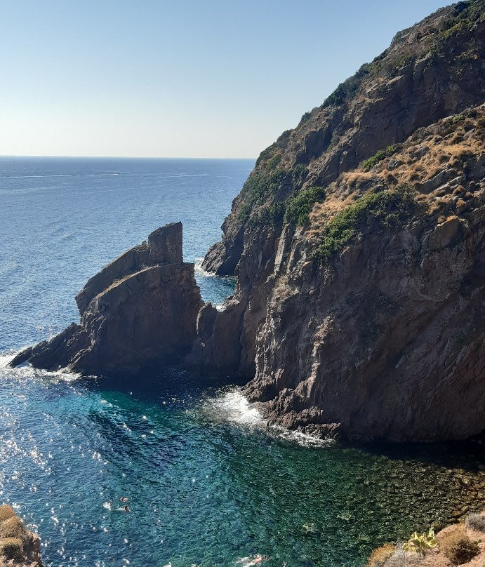 Cala dello Zurletto-Capraia Isola必去景点