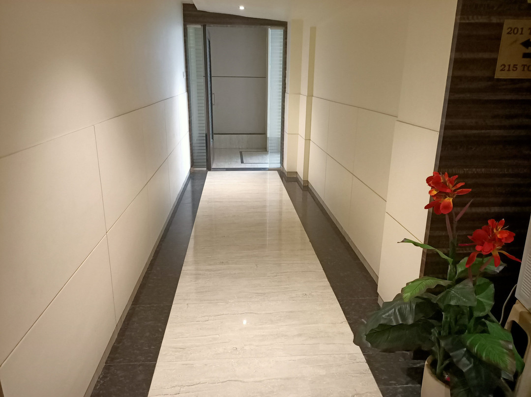 鲁德拉谢尔特商务酒店主图