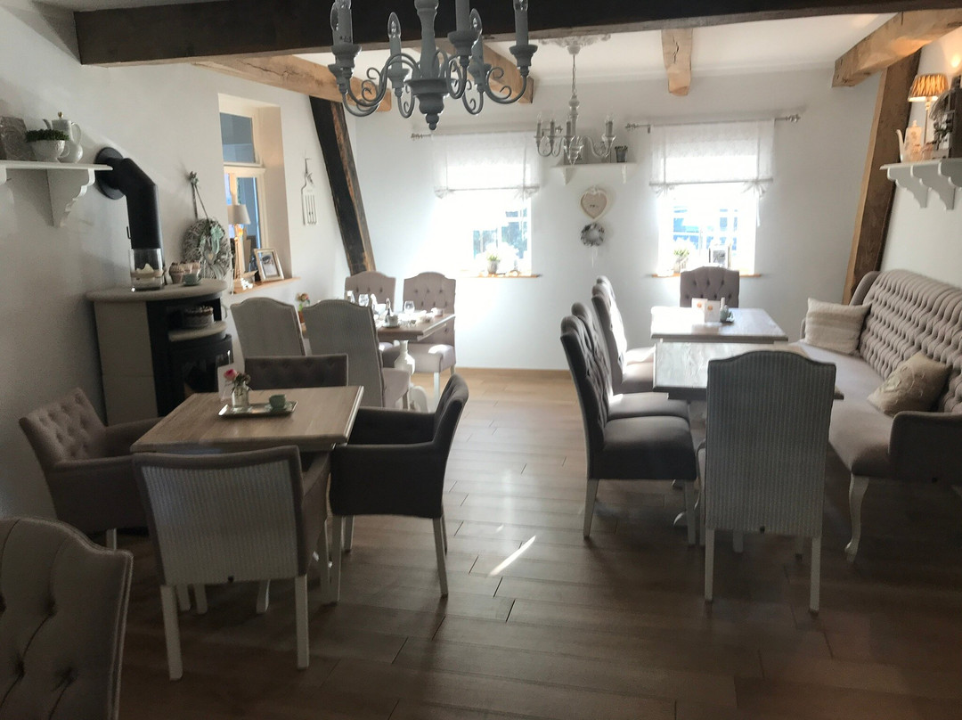 White Cottage Garden主图