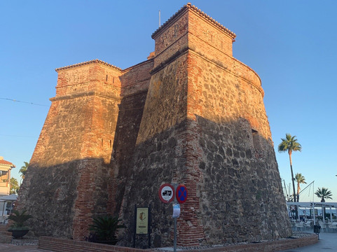 Torre de la Bateria de la Cala de Mijas-卡拉德米哈斯必去景点