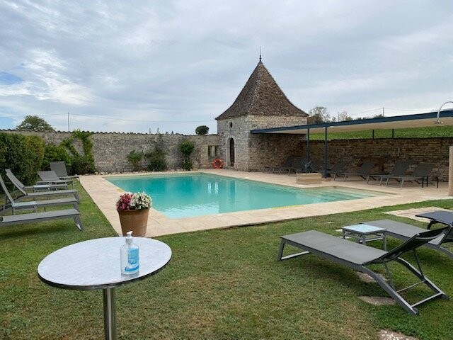 贝萨伊城堡酒店主图