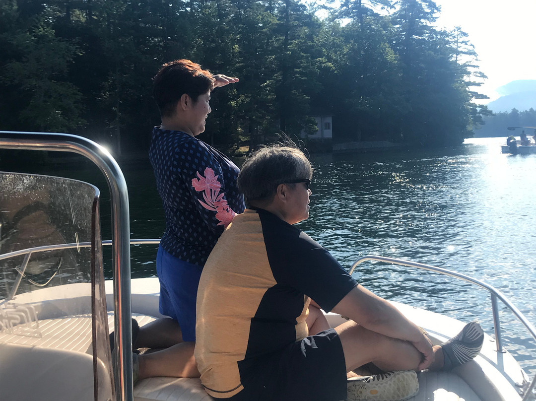Chic's Marina Boat Rentals景点图片