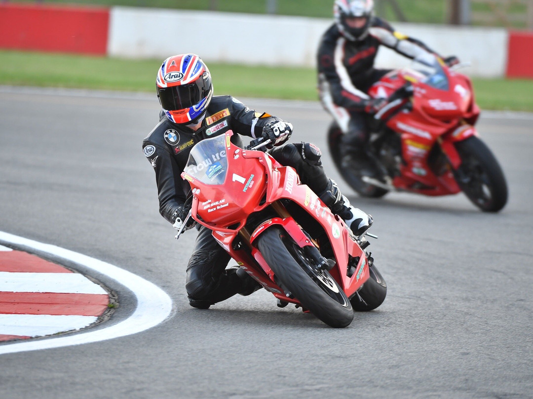 Honda Ron Haslam Race School-多宁顿城堡必去景点